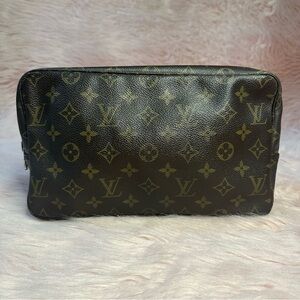 🟥 SOLD! Louis Vuitton Trousse 28 Monogram Pouch Makeup Toiletry Bag